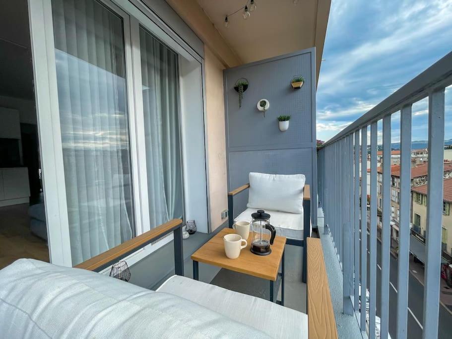 Le Lagon Bleu - Appt Wifi Parking Balcon Le Puy-en-Velay Bagian luar foto