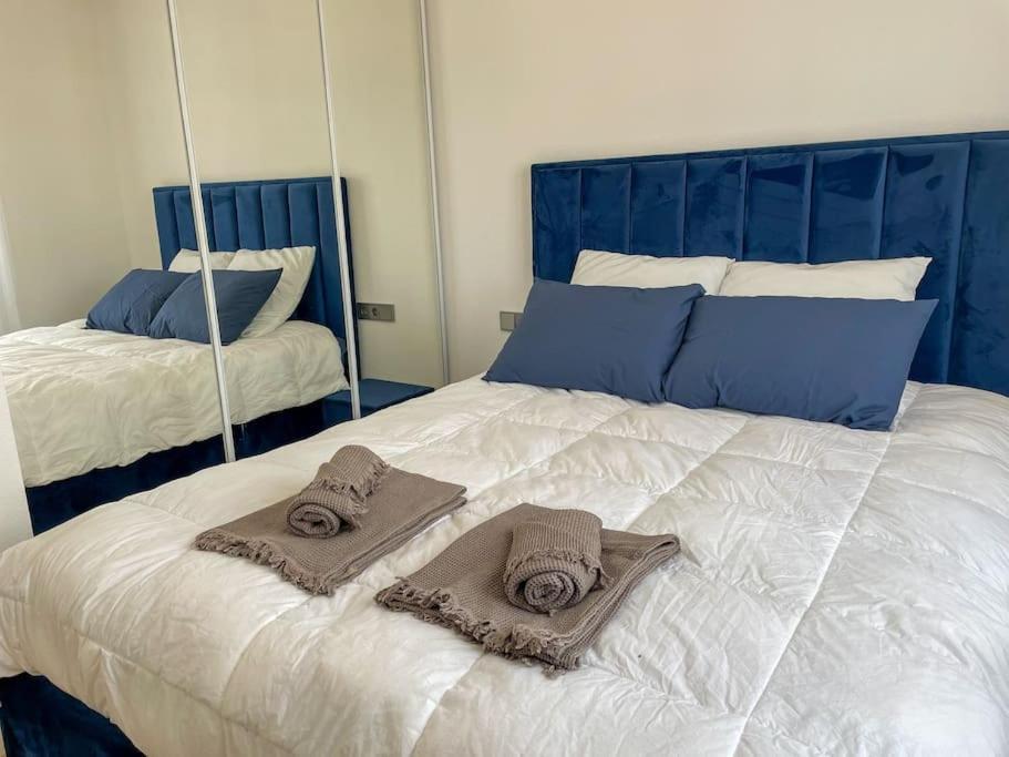 Le Lagon Bleu - Appt Wifi Parking Balcon Le Puy-en-Velay Bagian luar foto